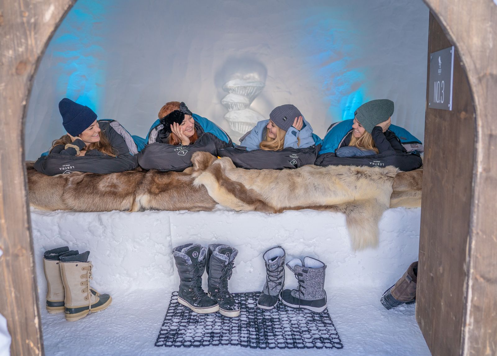 Gäste im 4er-Iglu